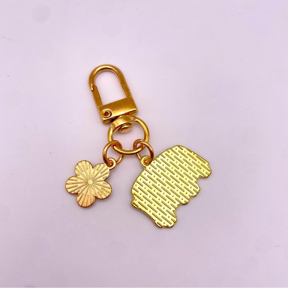 GROOVY VW BUS | Dainty Bag Charm | Keychain (Brand New!) ✨ - Picture 5 of 7